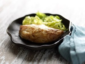 Chaussons chèvre miel pignons
